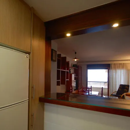 Lets Holidays Beachfront Apartamento