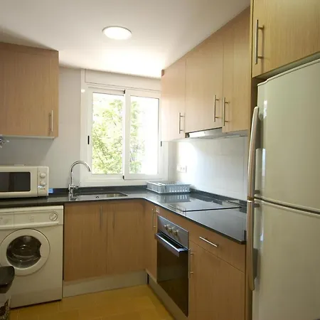 Lets Holidays Beachfront توسا ذي مار